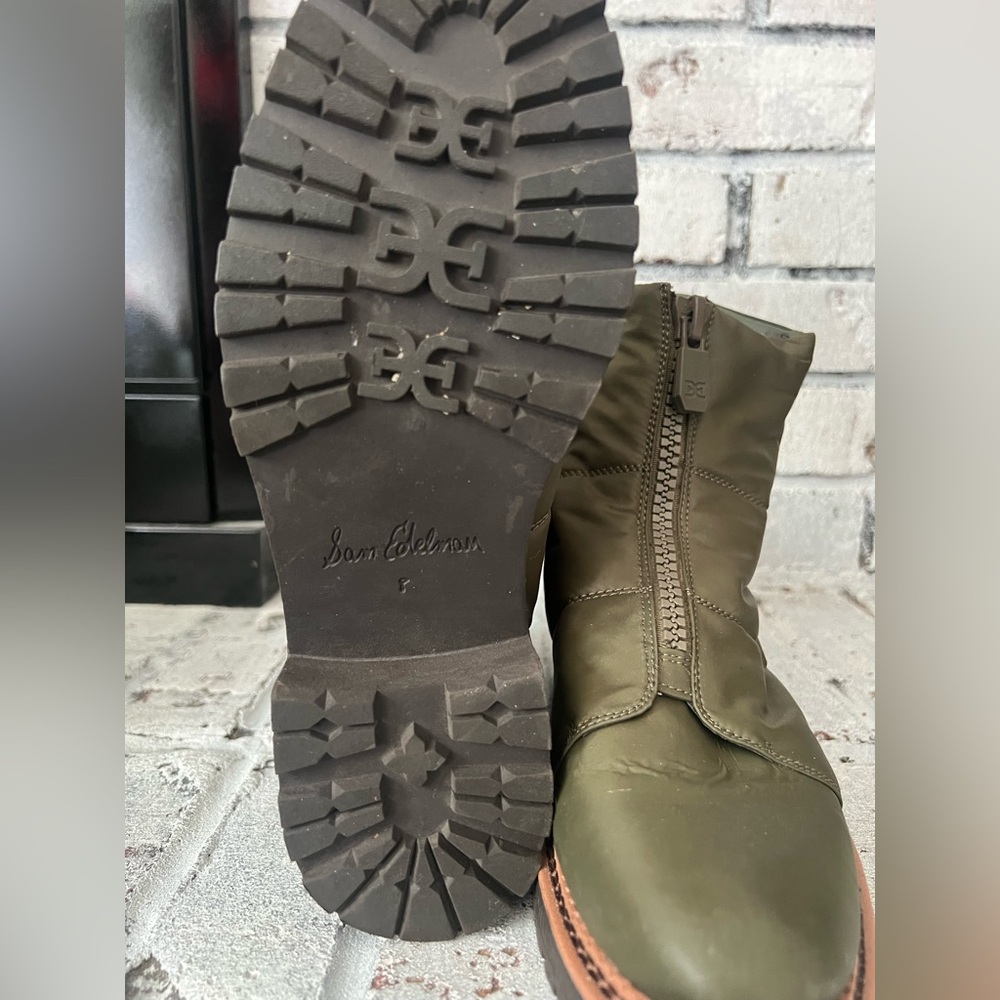 Olive Green Quilted Boots with Zipper